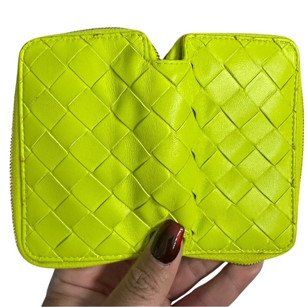 BOTTEGA VENETA INTRECCIATO ZIP AROUND‎ KEY POUCH - Picture 2 of 8